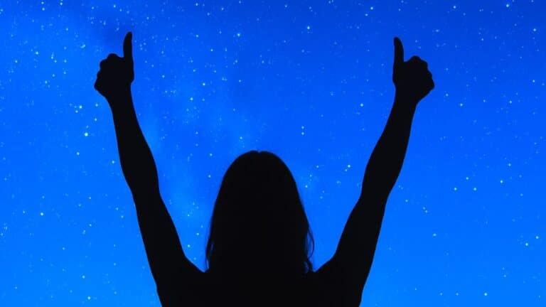 Ces 3 signes astro débordent d'optimisme
